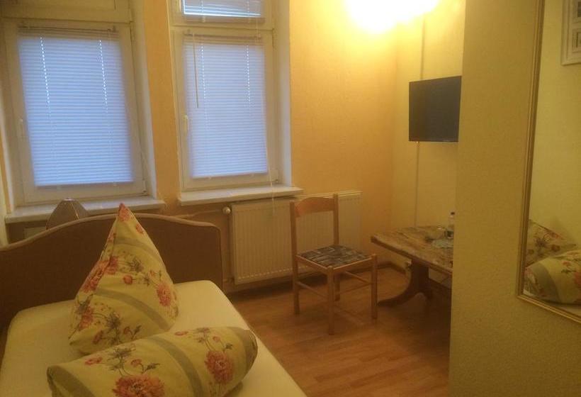 فندق Am Flugplatz