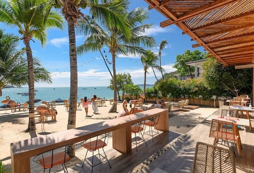 בית מלון כפרי Bandara Phuket Beach Resort