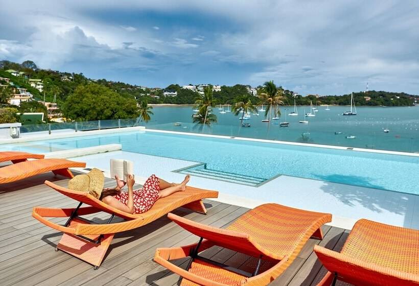 בית מלון כפרי Bandara Phuket Beach Resort