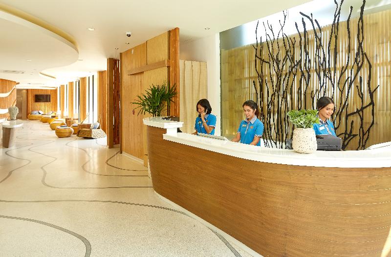 בית מלון כפרי Bandara Phuket Beach Resort