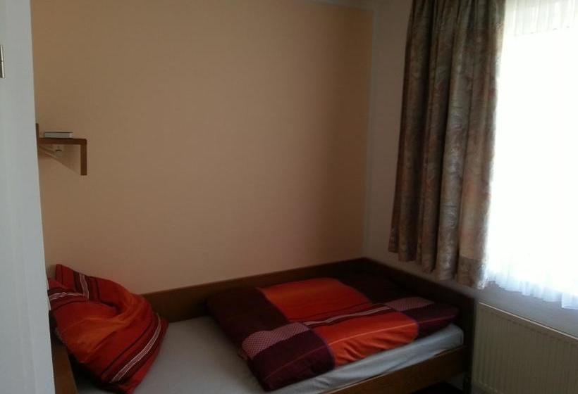 בית מלון כפרי City  Bauer