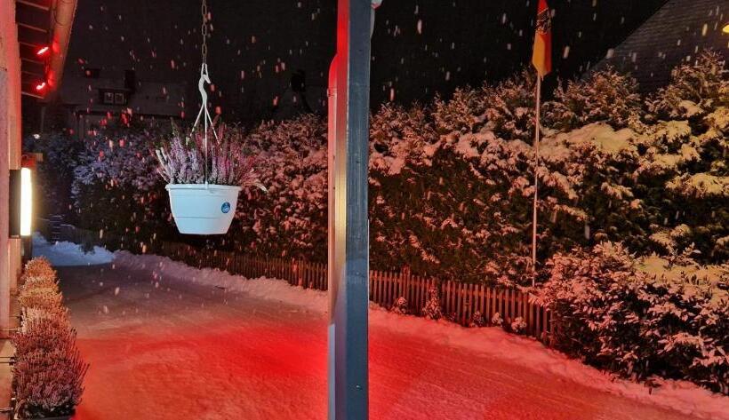 호텔 Bigger Hof   Wirtshaus Platzhirsch Am Jahnplatz