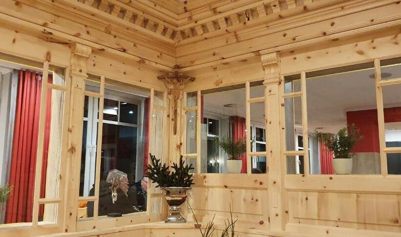 호텔 Bigger Hof   Wirtshaus Platzhirsch Am Jahnplatz