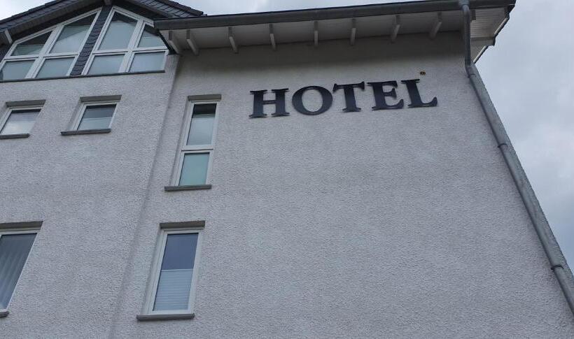 호텔 Bigger Hof   Wirtshaus Platzhirsch Am Jahnplatz