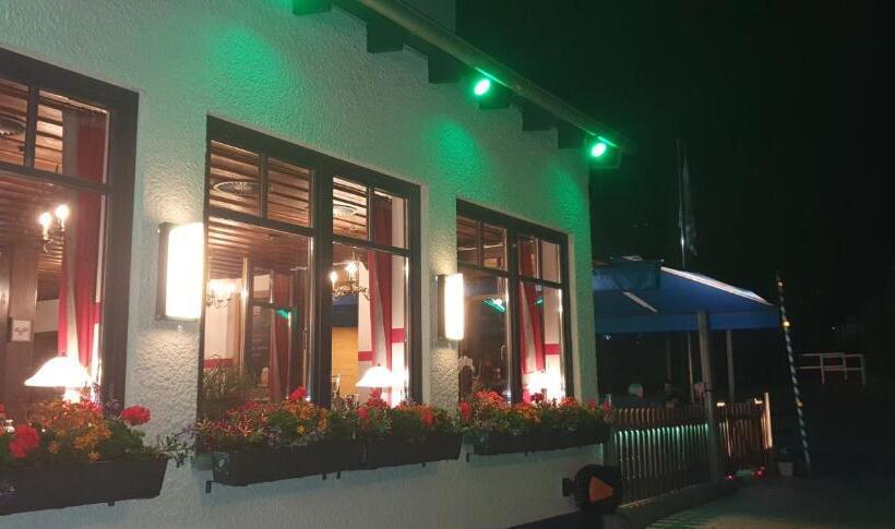 호텔 Bigger Hof   Wirtshaus Platzhirsch Am Jahnplatz