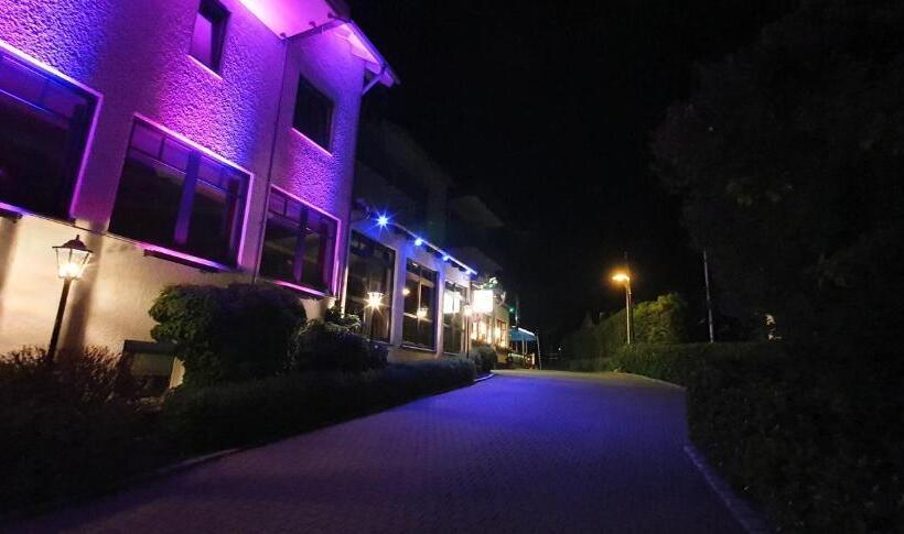 호텔 Bigger Hof   Wirtshaus Platzhirsch Am Jahnplatz