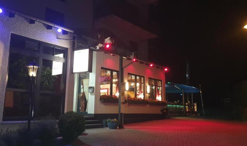 호텔 Bigger Hof   Wirtshaus Platzhirsch Am Jahnplatz