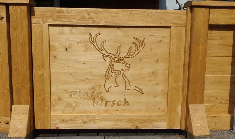 호텔 Bigger Hof   Wirtshaus Platzhirsch Am Jahnplatz