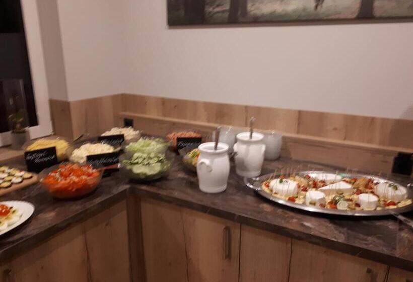 호텔 Bigger Hof   Wirtshaus Platzhirsch Am Jahnplatz