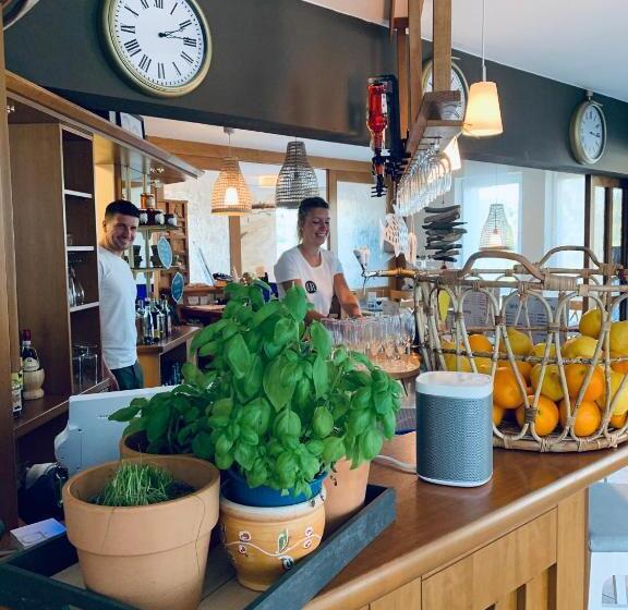 فندق Bistro Europa