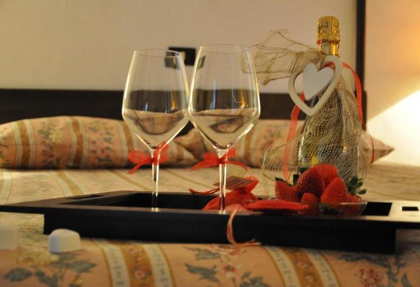 호텔 Sembenini Palace