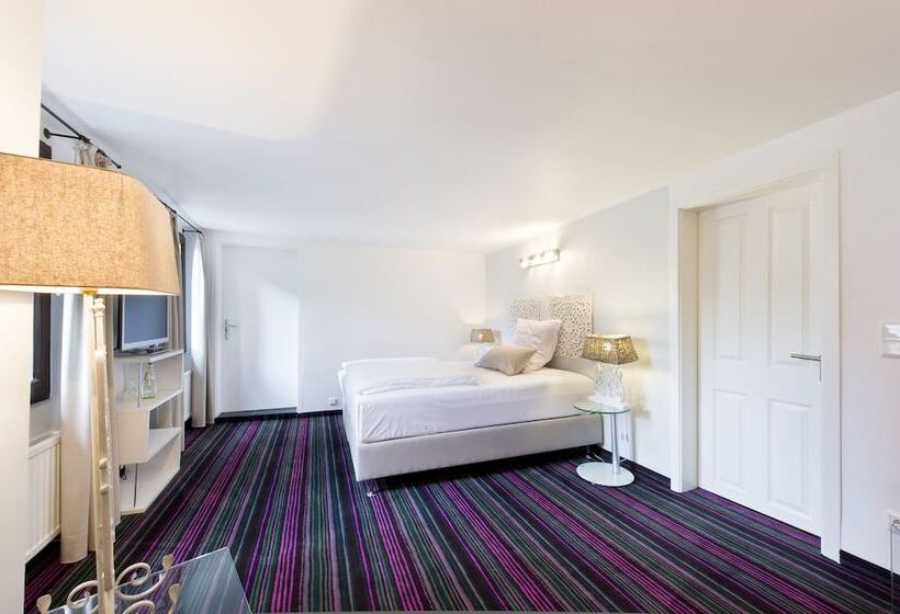 هتل Pension Café Eisgold