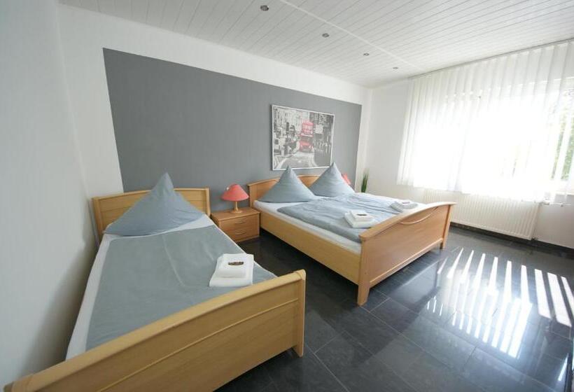 هتل Am Rosenplatz,24 Stunden Check In, Kostenfreie Parkplätze