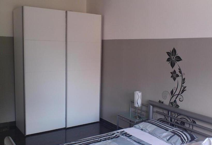 هتل Am Rosenplatz,24 Stunden Check In, Kostenfreie Parkplätze