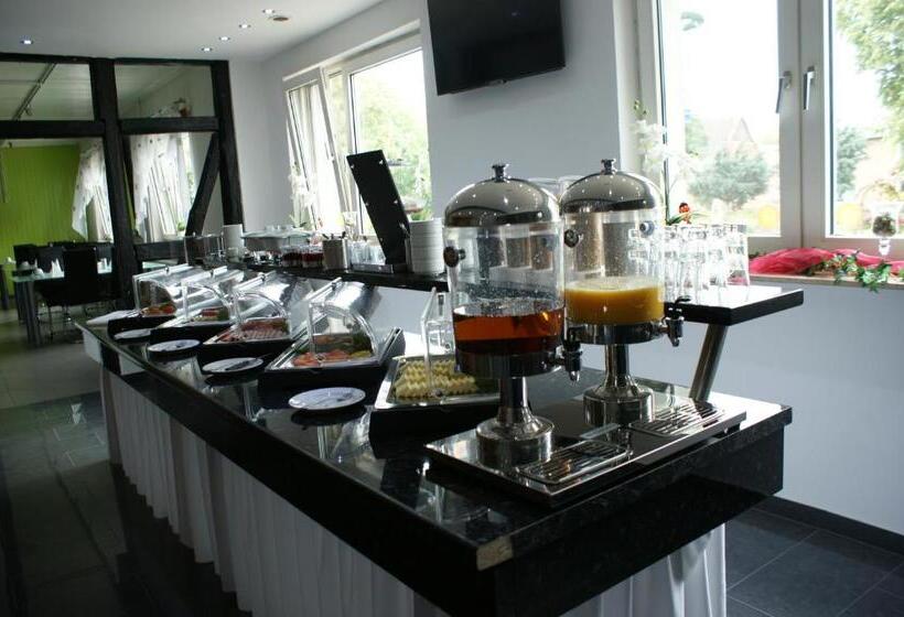 هتل Am Rosenplatz,24 Stunden Check In, Kostenfreie Parkplätze