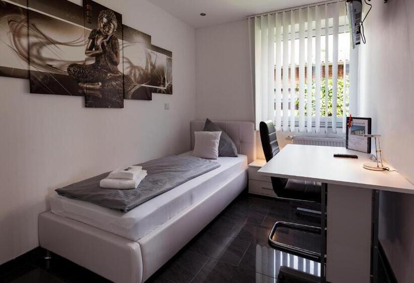 هتل Am Rosenplatz,24 Stunden Check In, Kostenfreie Parkplätze