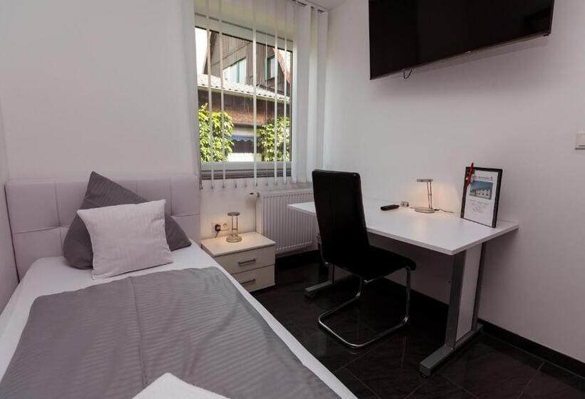 هتل Am Rosenplatz,24 Stunden Check In, Kostenfreie Parkplätze