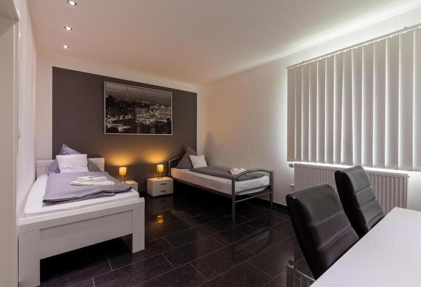 هتل Am Rosenplatz,24 Stunden Check In, Kostenfreie Parkplätze