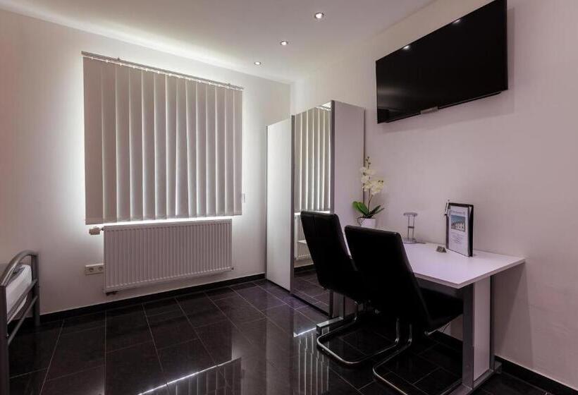 هتل Am Rosenplatz,24 Stunden Check In, Kostenfreie Parkplätze