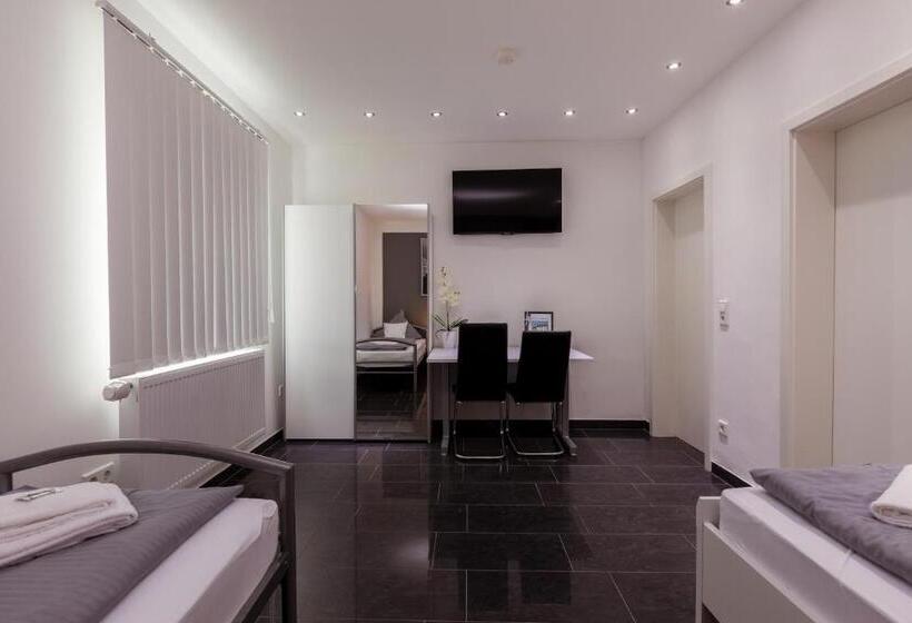 هتل Am Rosenplatz,24 Stunden Check In, Kostenfreie Parkplätze