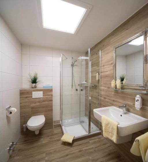 호텔 Garni Zum Grünen Baum