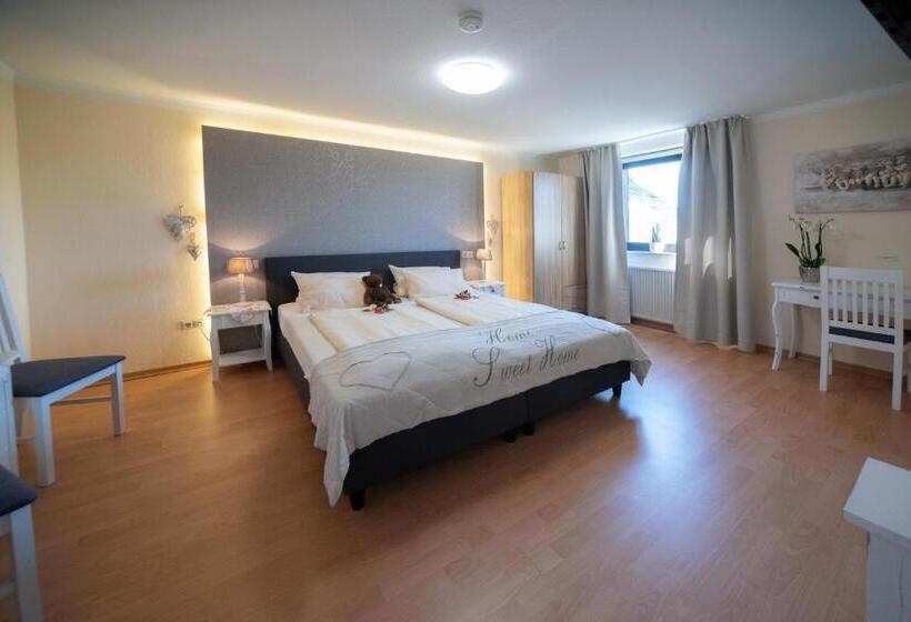 호텔 Garni Zum Grünen Baum