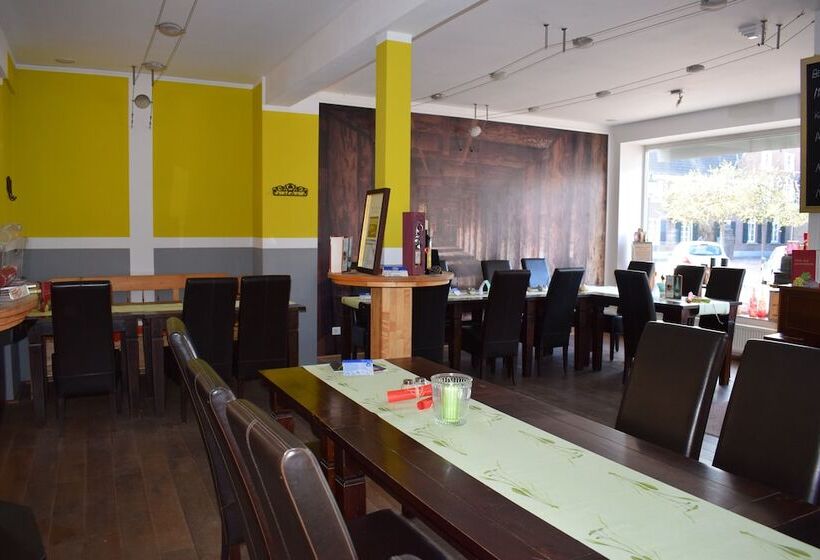 호텔 Gastund Weinhaus Zwiebelturm