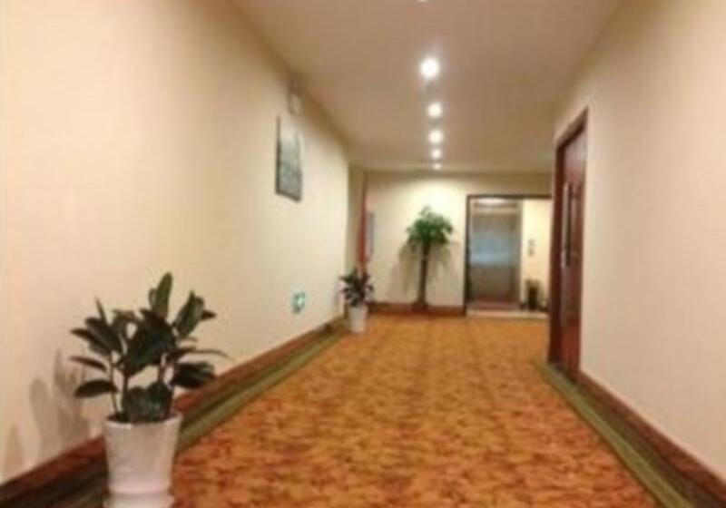 Hotel Greentree Inn Jiangxi Yingtan Railway Station Square Business
