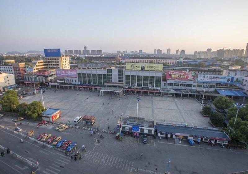 Hotel Greentree Inn Jiangxi Yingtan Railway Station Square Business