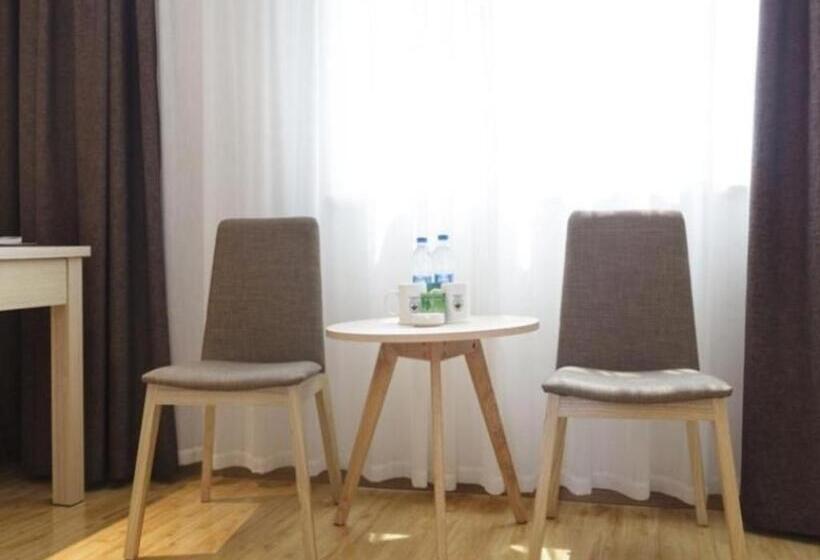 Hotel Greentree Inn Jiangxi Yingtan Railway Station Square Business