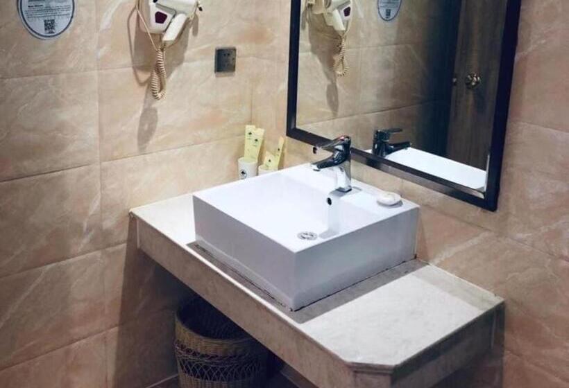 Hotel Greentree Inn Jiangxi Yingtan Railway Station Square Business