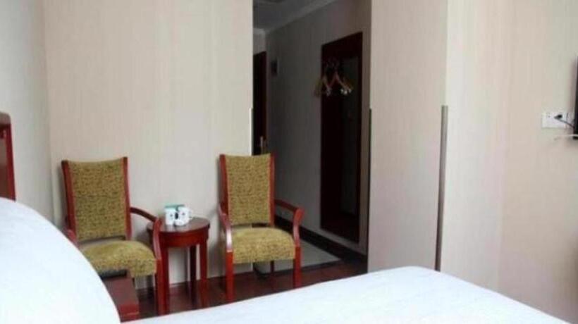 Hotel Greentree Inn Jiangxi Yingtan Railway Station Square Business