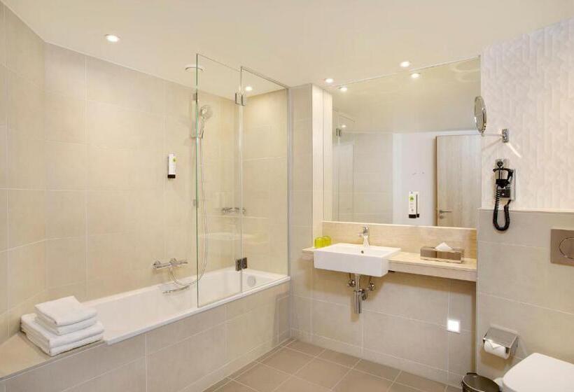 בית מלון כפרי Holiday Inn Frankfurt Airport, An Ihg