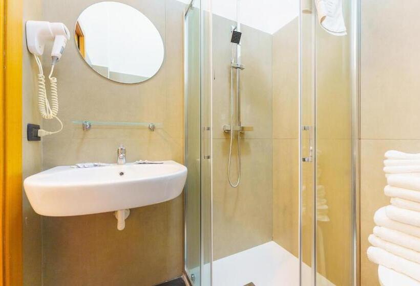 Отель Le Grand Bleu Gioia Apartments