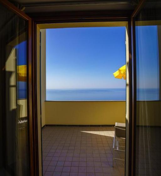 Отель Albergo Luna Di Marzo