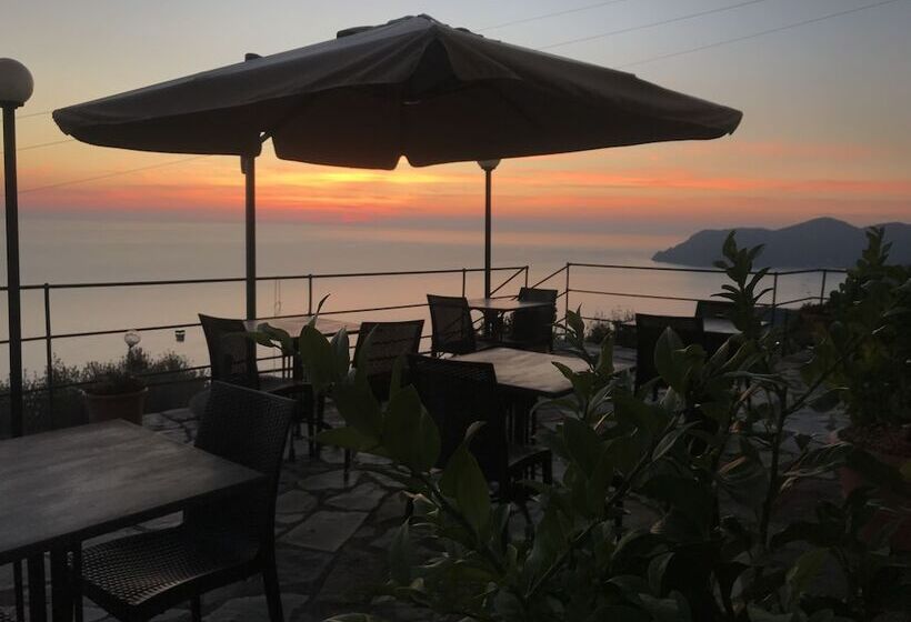 Отель Albergo Luna Di Marzo