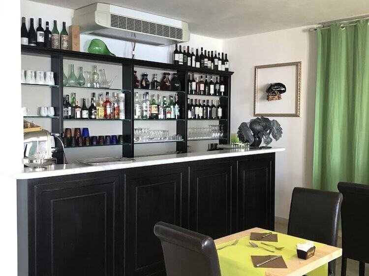 Отель Albergo Luna Di Marzo