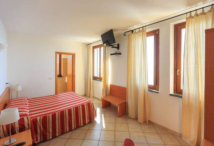 Отель Albergo Luna Di Marzo