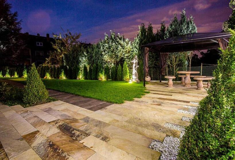 Naam Hotel & Apartments Frankfurt City Messe Airport