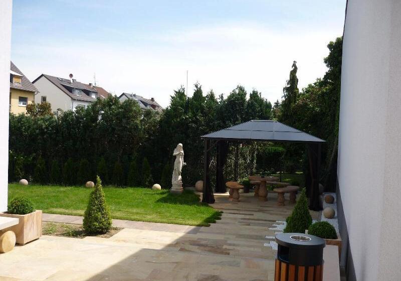 Naam Hotel & Apartments Frankfurt City Messe Airport