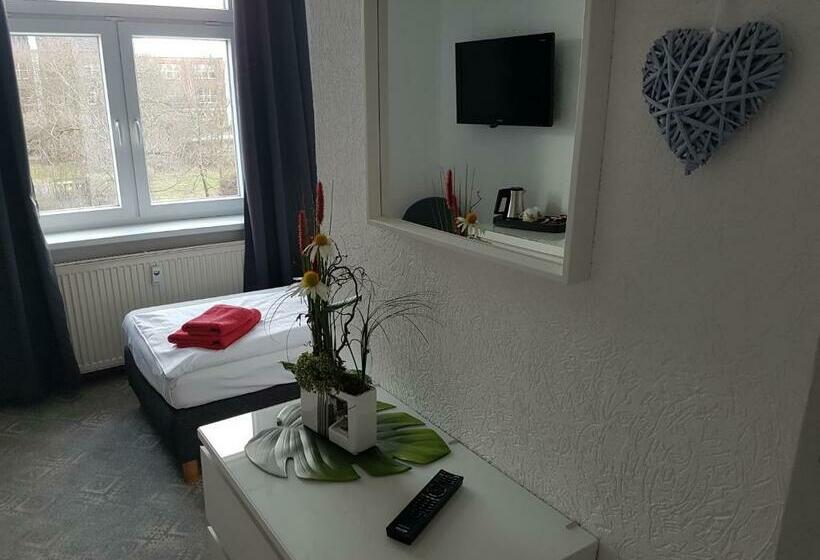 Отель Pension Am Stadtrand