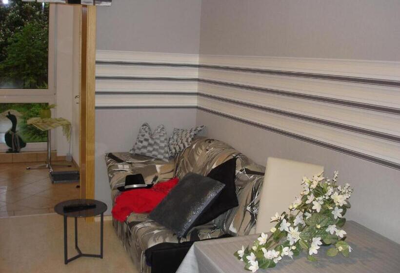 فندق Pension Und Ferienwohnungen Schweinsberg