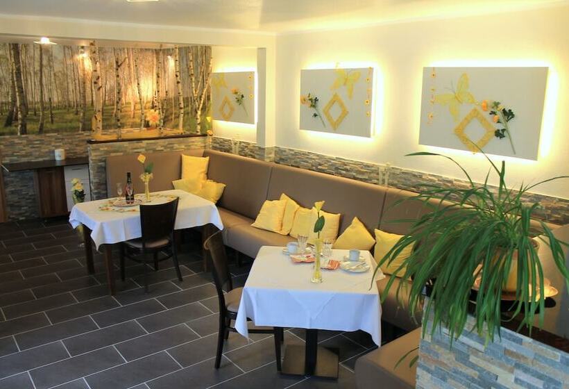 فندق Pension Und Ferienwohnungen Schweinsberg