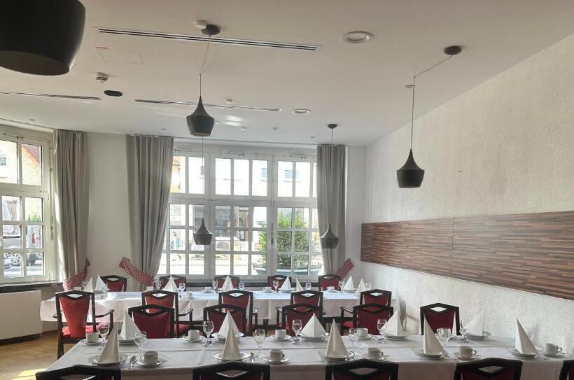 هتل Schuetzenhaus Vorsfelde