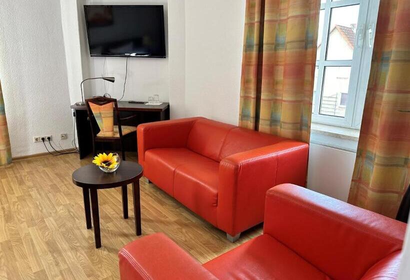 هتل Schuetzenhaus Vorsfelde