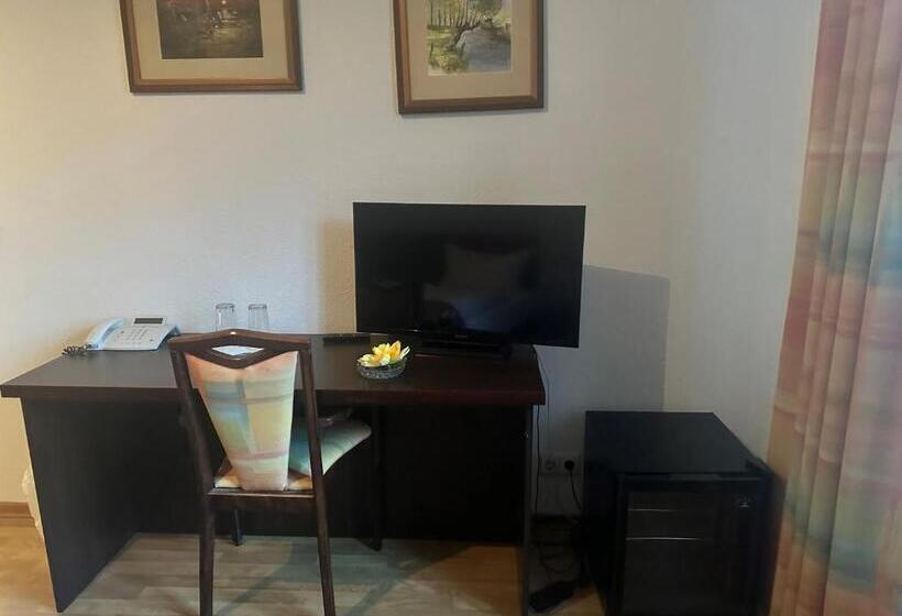 هتل Schuetzenhaus Vorsfelde