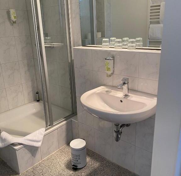 هتل Schuetzenhaus Vorsfelde