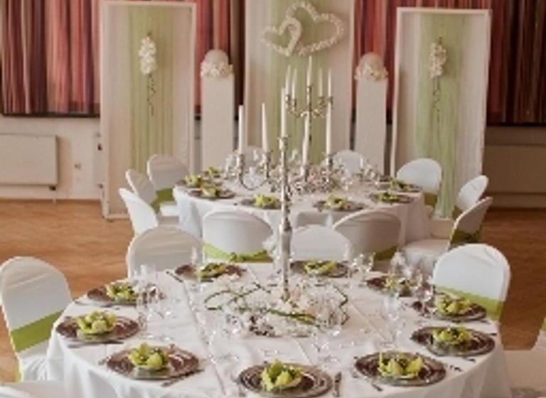 هتل Schuetzenhaus Vorsfelde