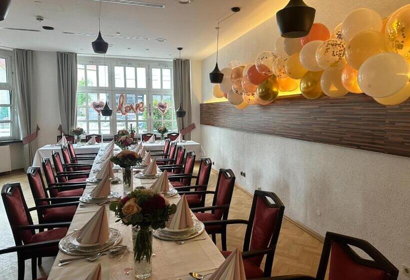 هتل Schuetzenhaus Vorsfelde