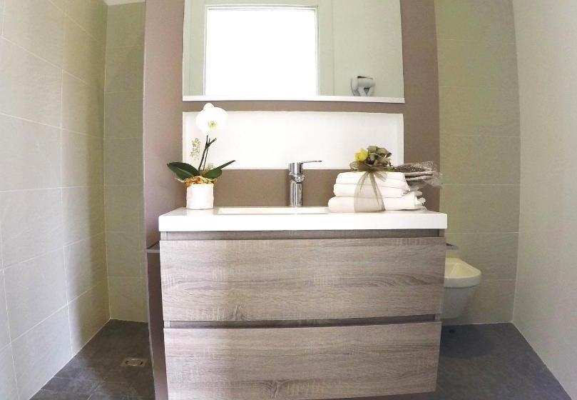 هتل Sembenini Palace